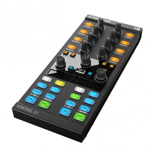 Controlador de Software DJ Native Instruments Traktor Kontrol X1 MKII angle