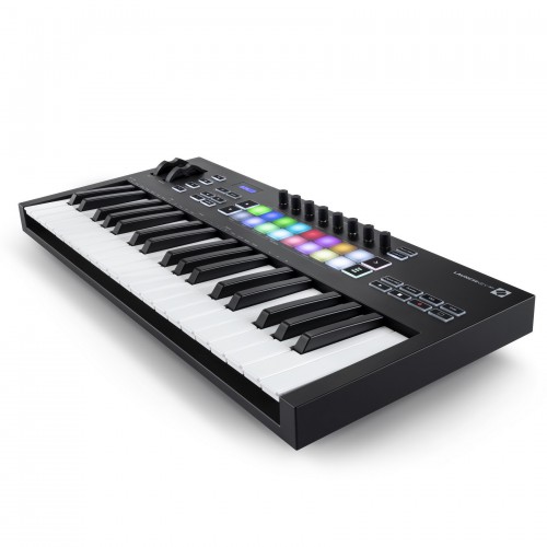Teclado Controlador MIDI USB 37 Teclas Novation Launchkey 37 MK3 angle2