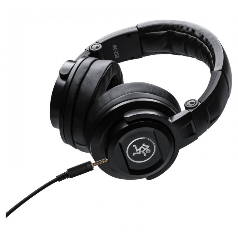 Mackie MC-250